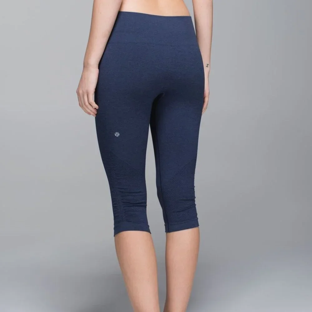 Lululemon In The Flow Crop II -Heathered Deep Navy-SIZE 6 - Picture 2 of 13